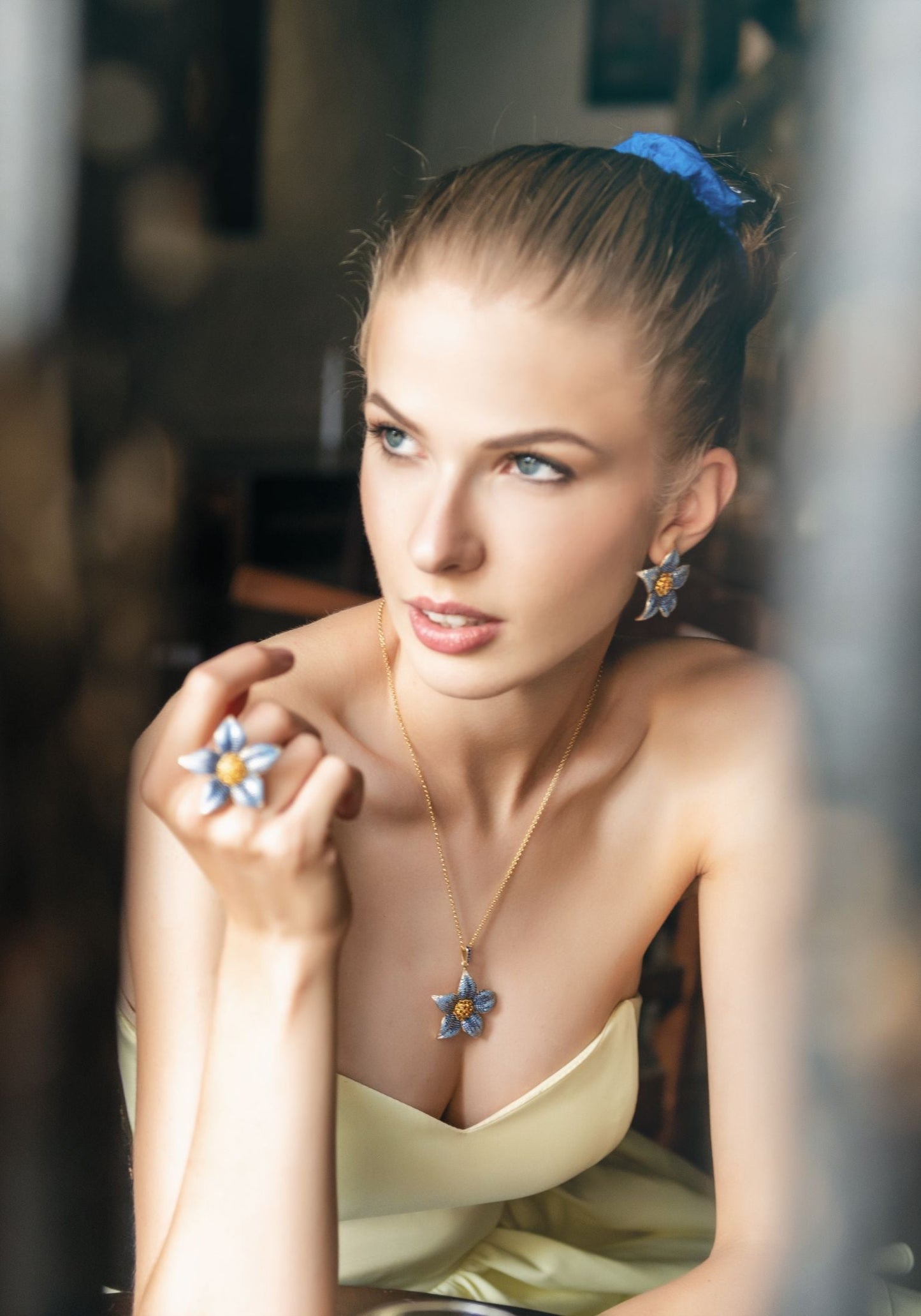 Pansy Flower Blue Ring Gold